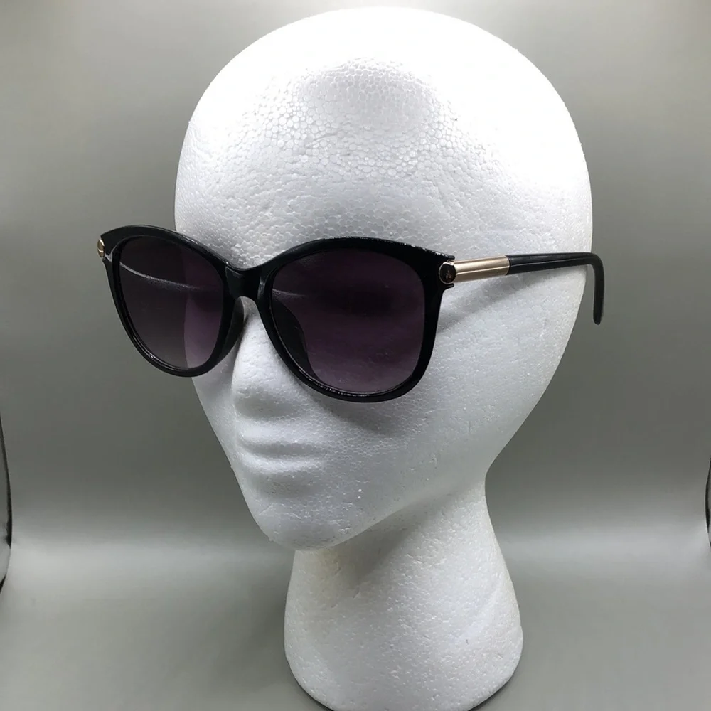 Curated bundle 9 trendy fashion sunglasses variety of brands and styles. - Picture 15 of 16